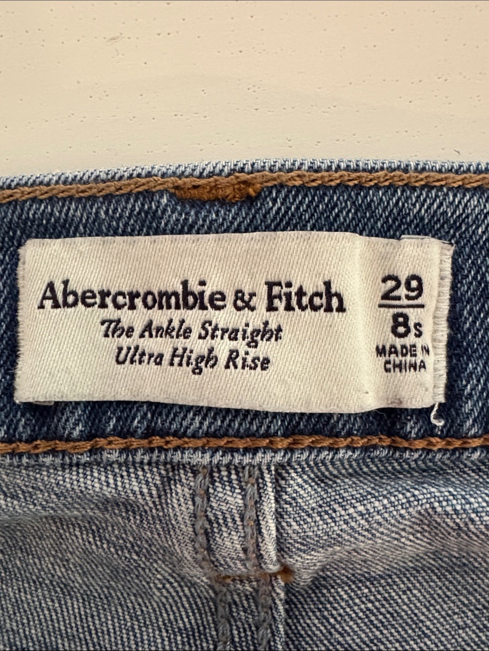 Abercrombie & Fitch The Ankle Straight Leg Super High Waist Jean Size 29/8s - Picture 3 of 7